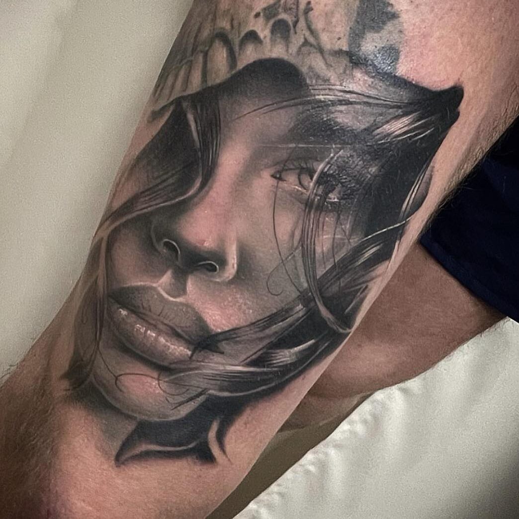 Zaproszenie do obserwowania profilu Ponton Tattoo Swarzędz na Instagramie